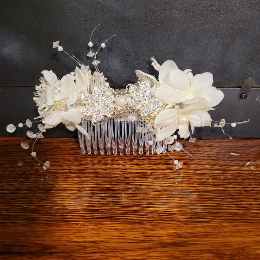 Bridal Pearl Hair Accessory – Wedding Comb